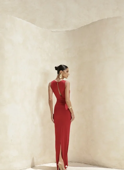 Vestido Cauda Franzida Frente Arco Vermelho 3